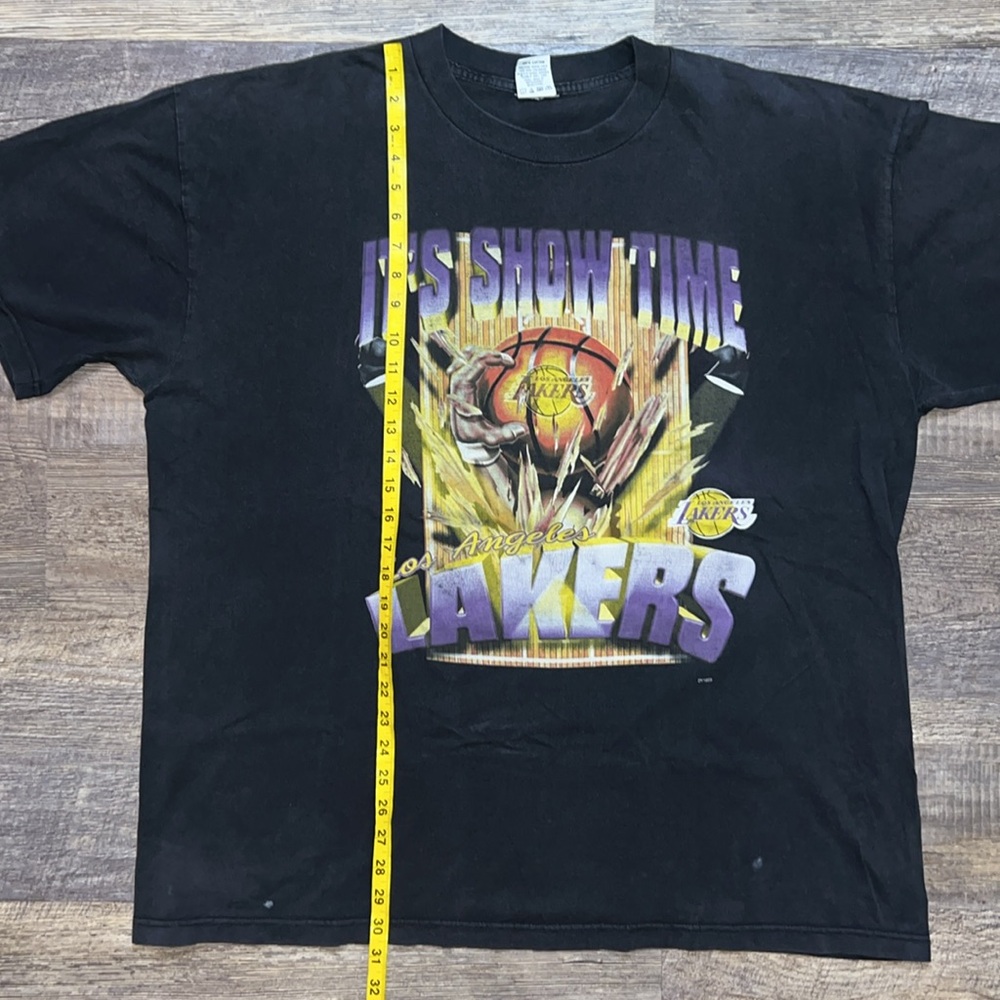 1990’s Los Angeles Lakers “It’s Showtime” T-Shirt - Picture 12 of 16